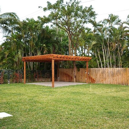 House In Dania Beach Buitenkant foto